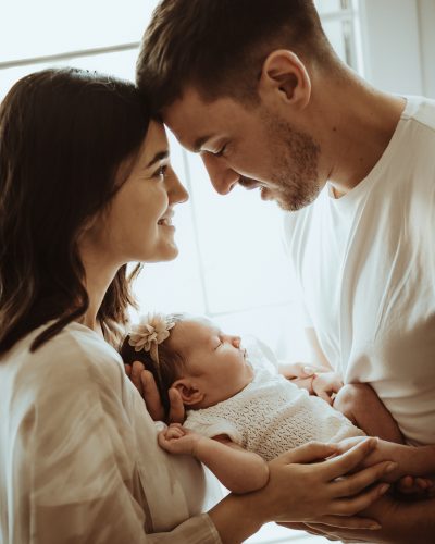 roditelji i beba fotografisanje